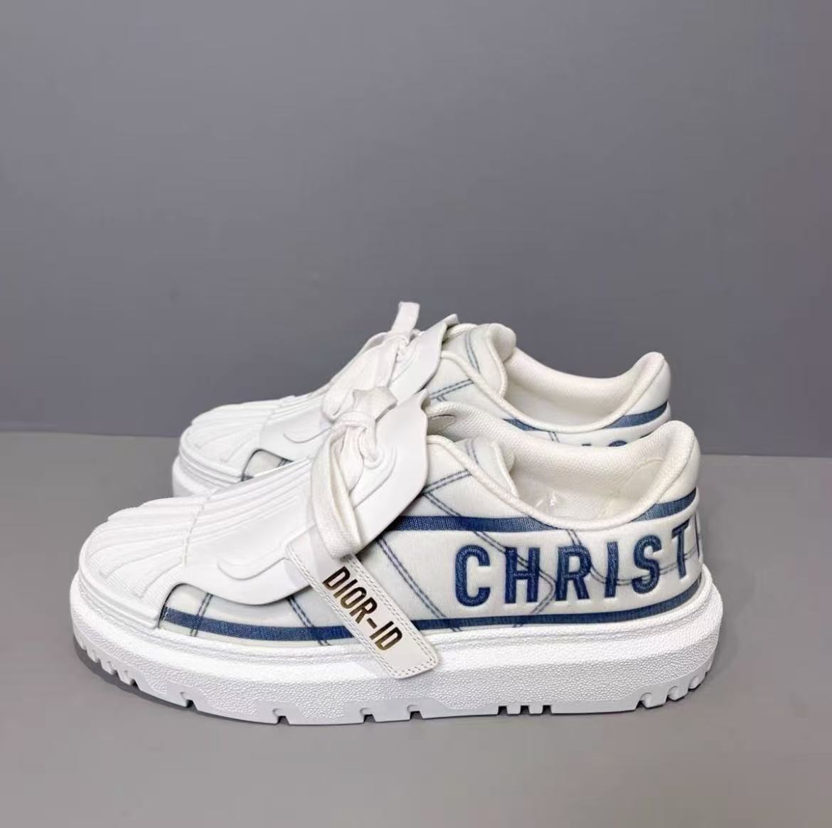 99新 DIOR/迪奥 蔚蓝/贝壳头板鞋/40码/LZ526W994