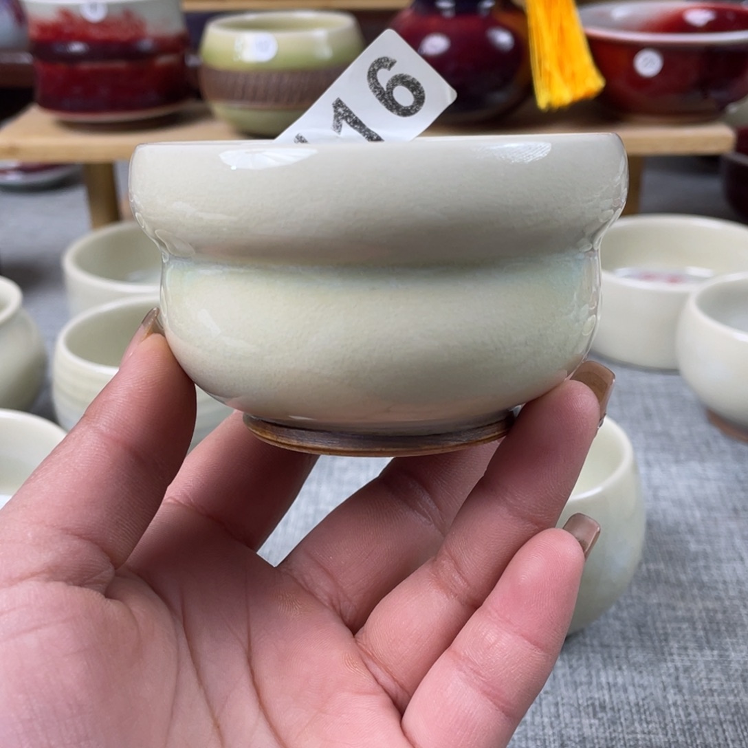 瓷片纯手工制作………………