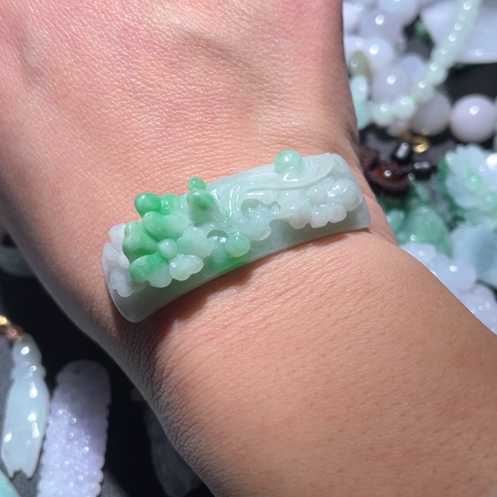 【闪购商品】翡翠颈饰未镶嵌天然翡翠