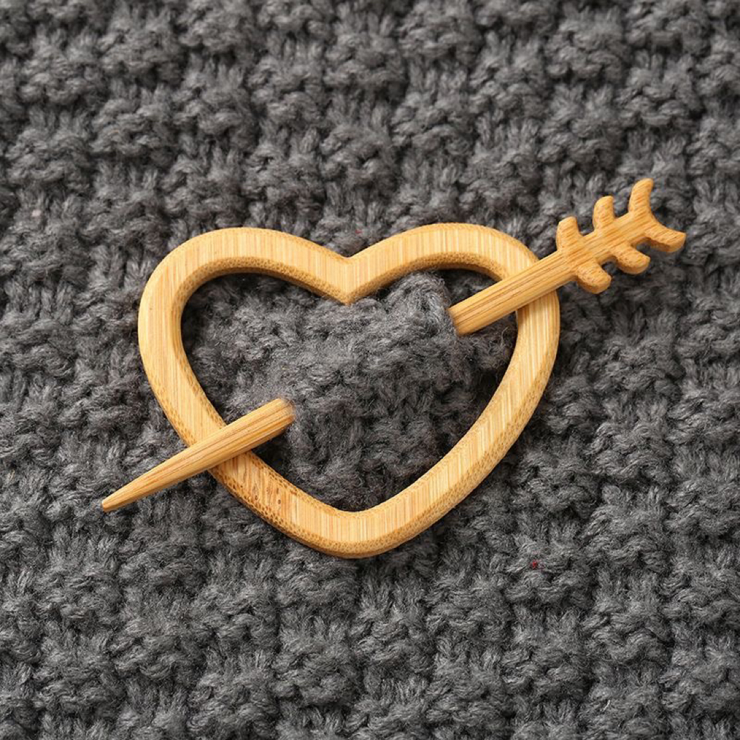 非金属木质胸针 木质动物花纹胸针 铜木质简约设计