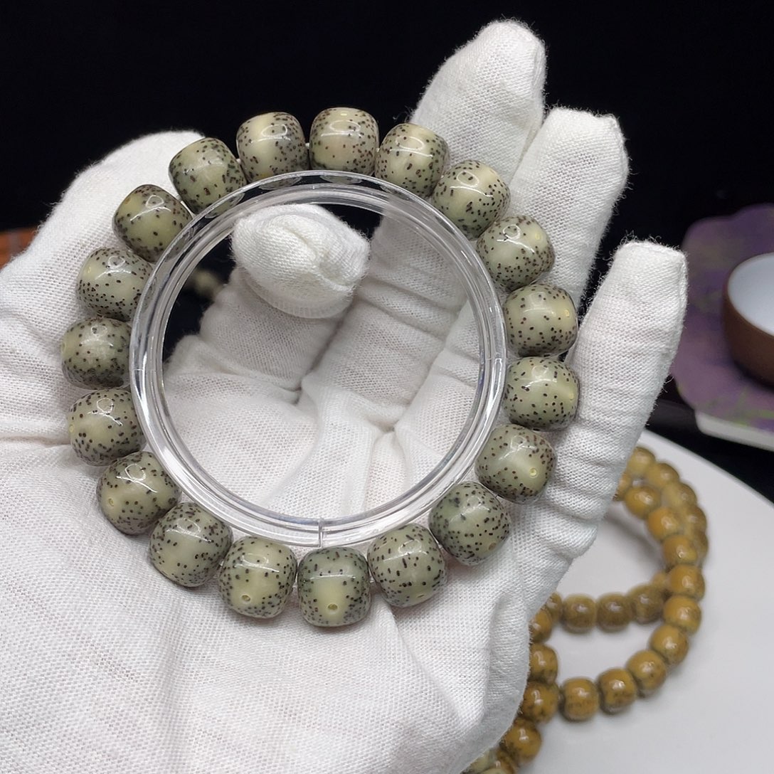 吊坠星月菩提30。12/11灰冰通体留白牛毛星