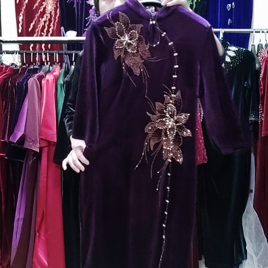 O***服紫色金丝绒重工中长旗袍3XL和4XL