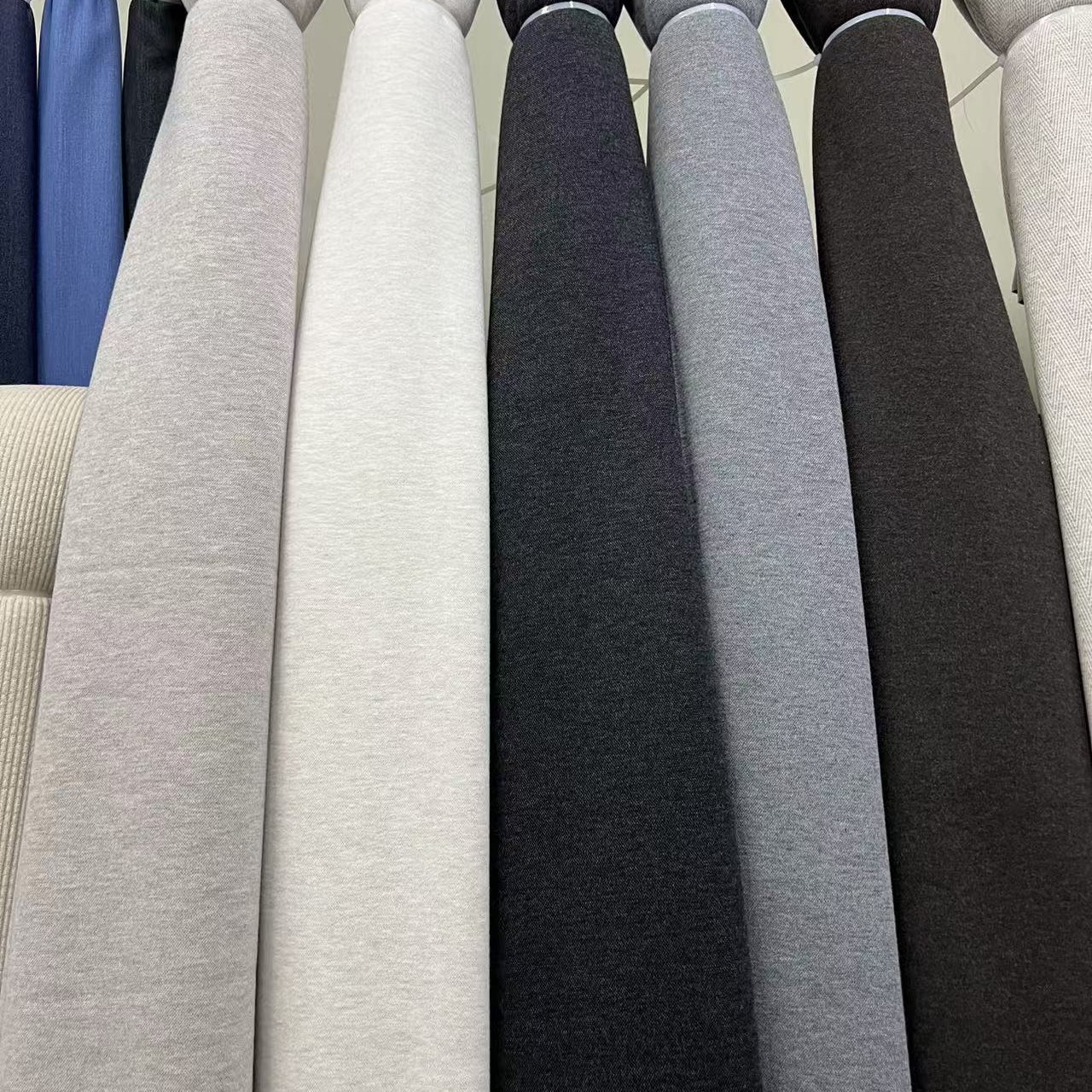 水洗羊绒复合汗布微弹抗皱顺垂裤子套装面料