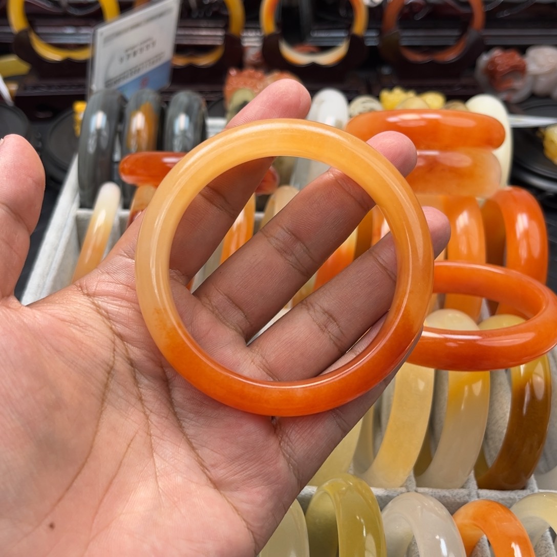 石英质玉（黄龙玉）手镯未镶嵌紫*