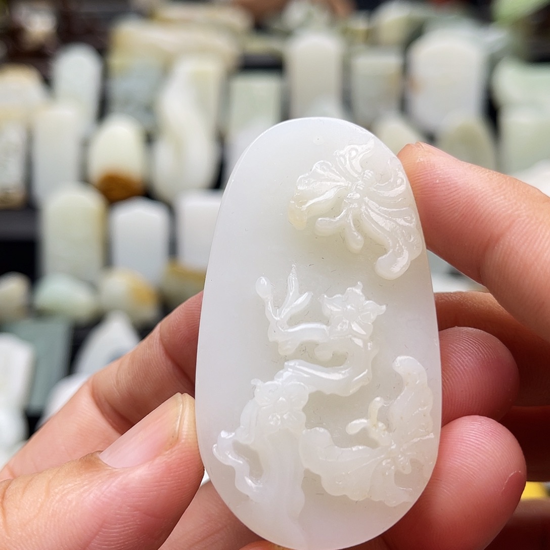 和田玉颈饰未镶嵌