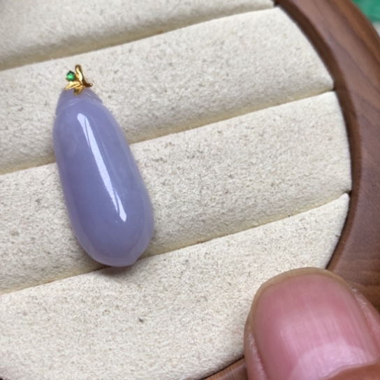 翡翠颈饰18K金镶嵌翡翠