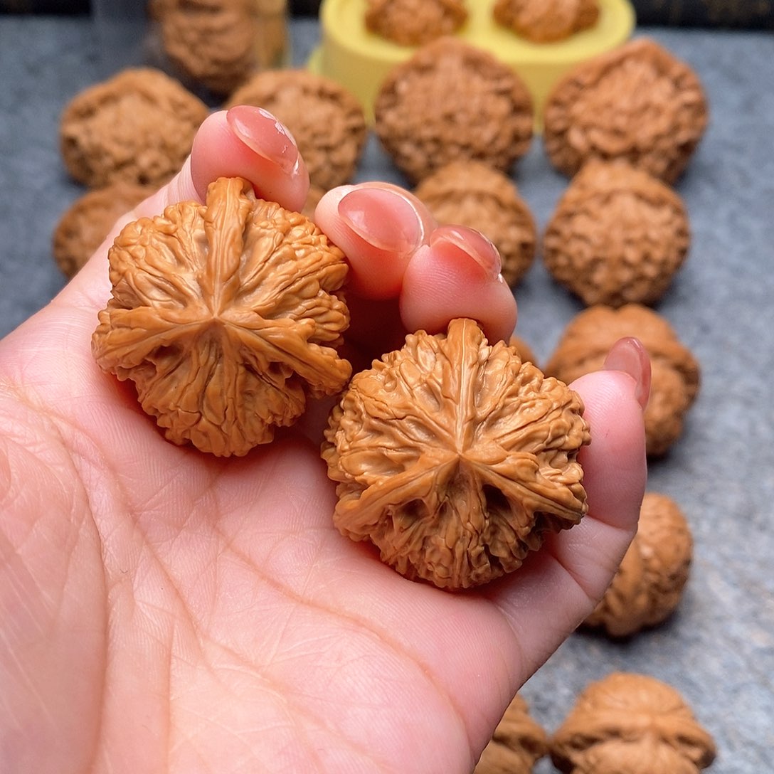 文玩核桃把件精品御龙粗筋三棱35全品