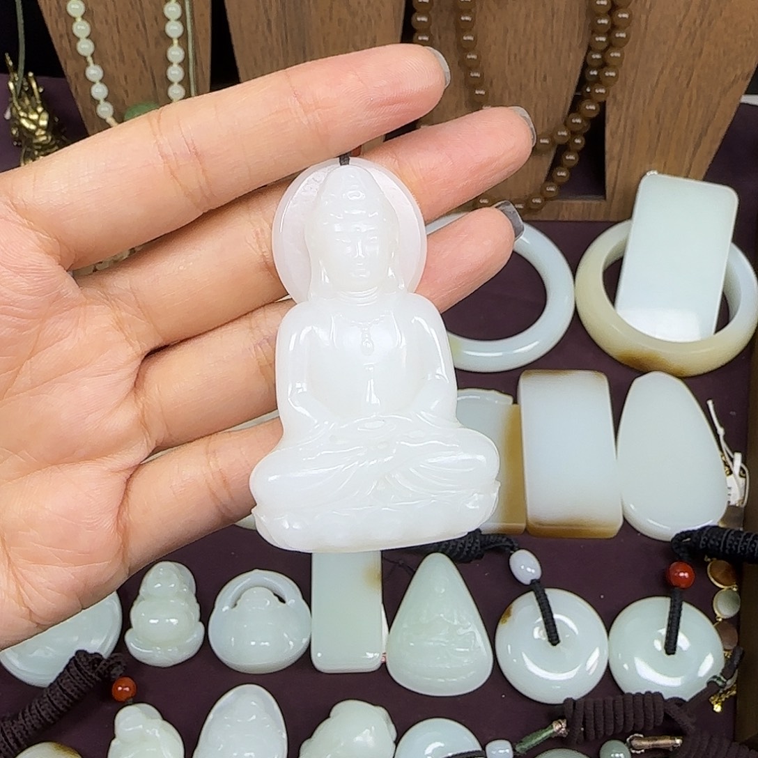 和田玉未镶嵌颈饰