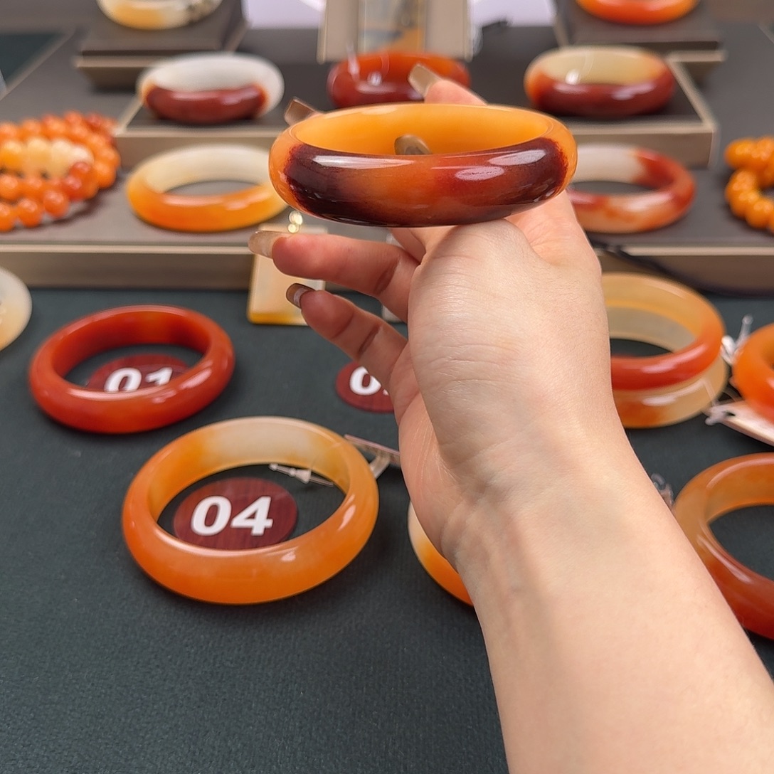 石英质玉未镶嵌手镯