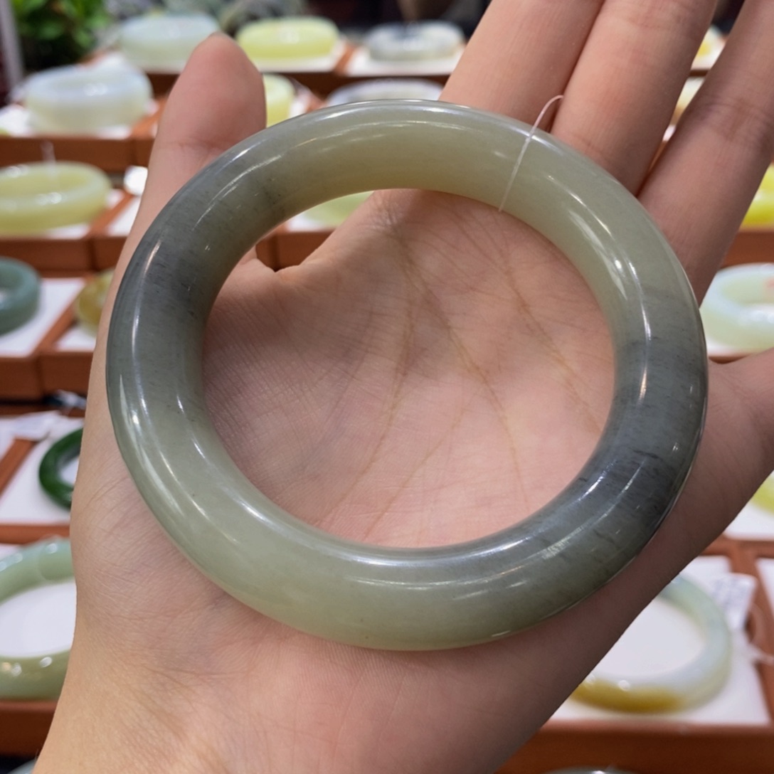 和田玉手镯未镶嵌且末青花大胖圆57/58