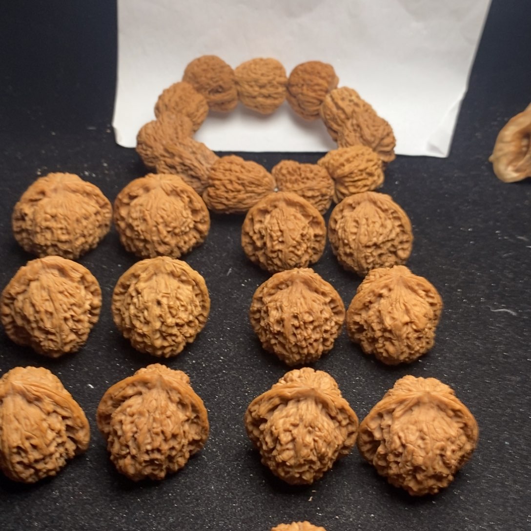 桃核吊坠R****t南疆石涿鹿