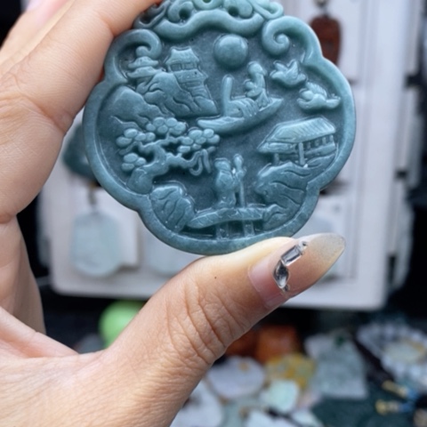 翡翠颈饰未镶嵌翡翠