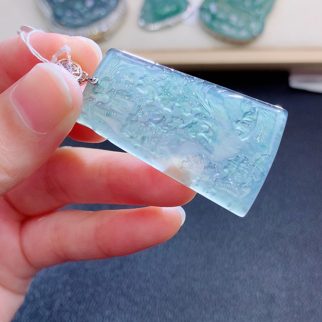 翡翠颈饰未镶嵌翡翠