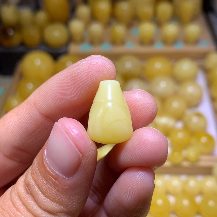 蜜蜡裸石未镶嵌天然俄料浓蜡奶白三通12.3