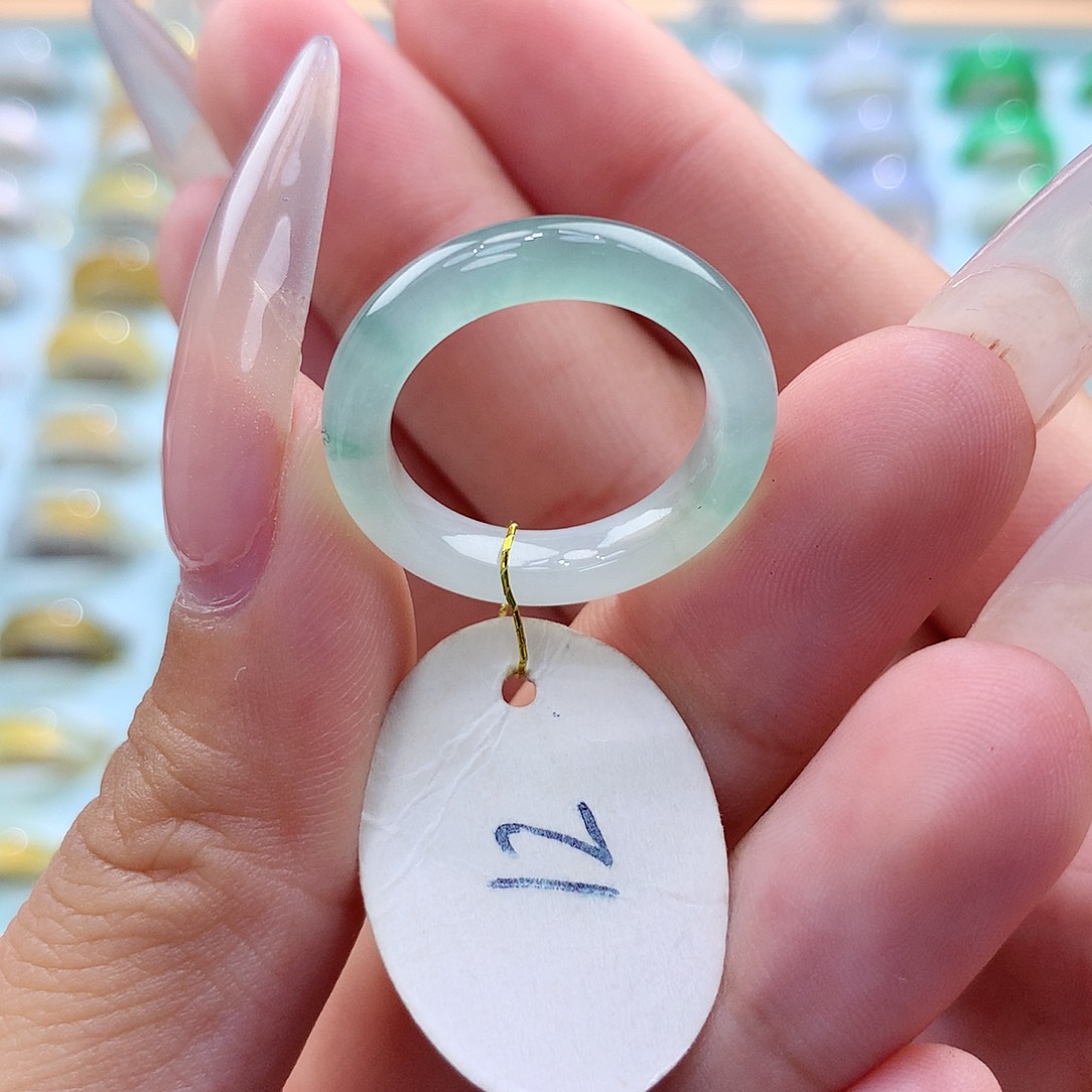 翡翠戒指未镶嵌12圈