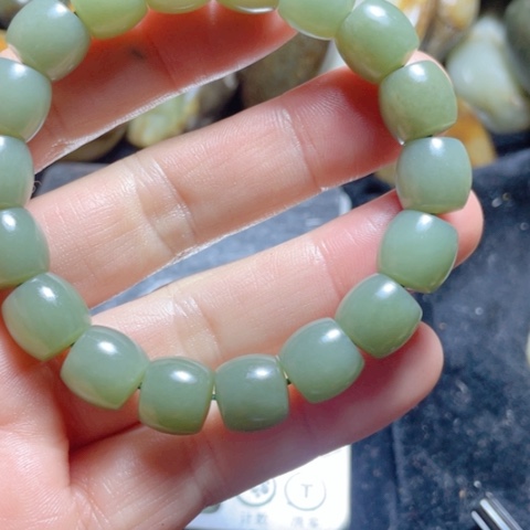 未镶嵌和田玉（糖玉）挂件