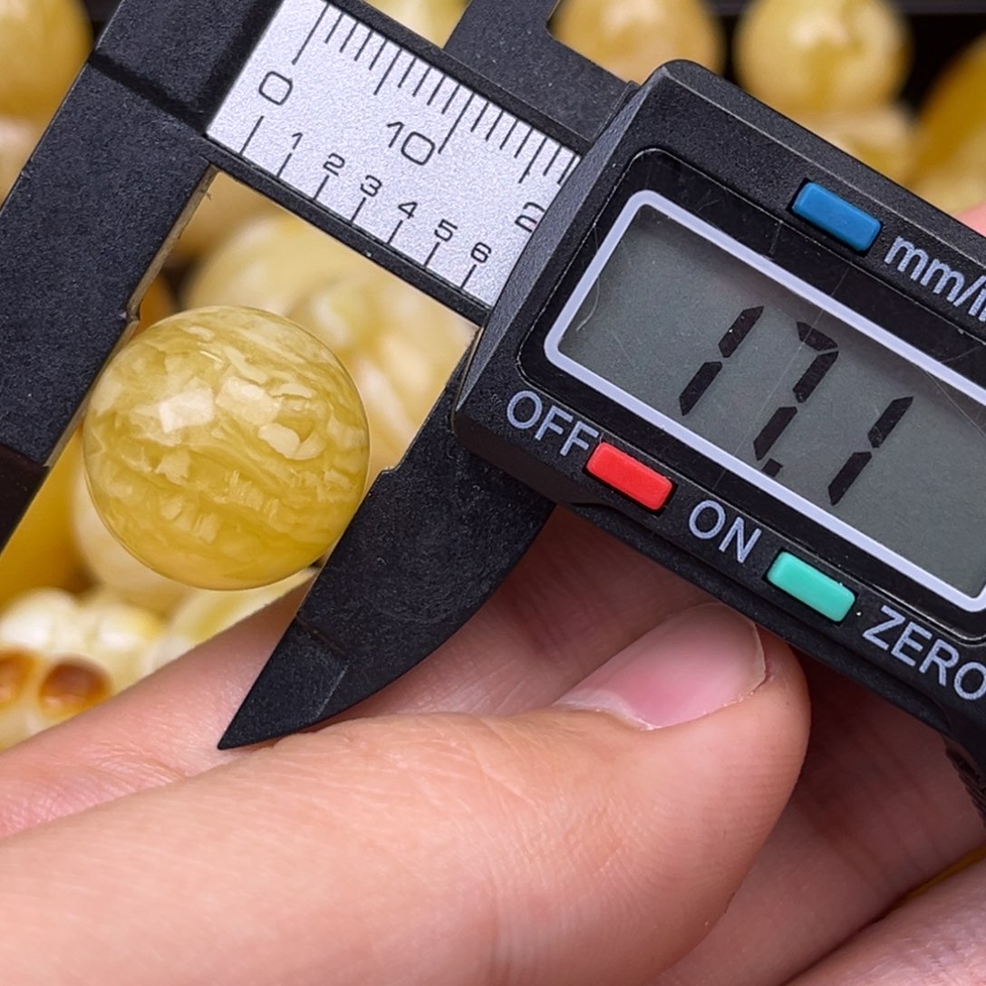 琥珀裸石未镶嵌蜜蜡