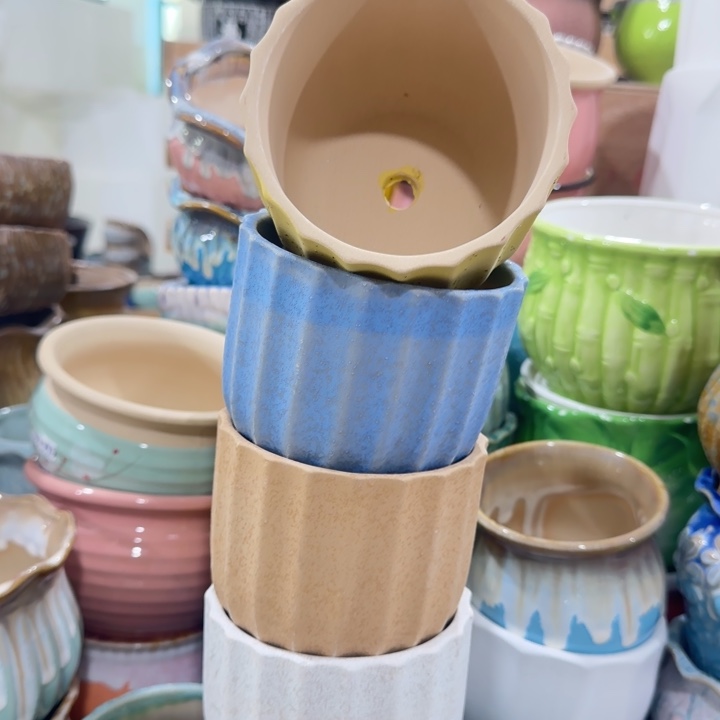 凑9块包邮，有孔，陶瓷花盆