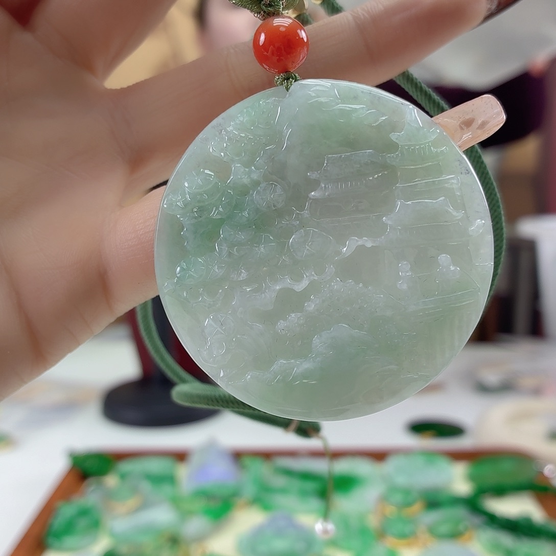 翡翠未镶嵌颈饰翡翠