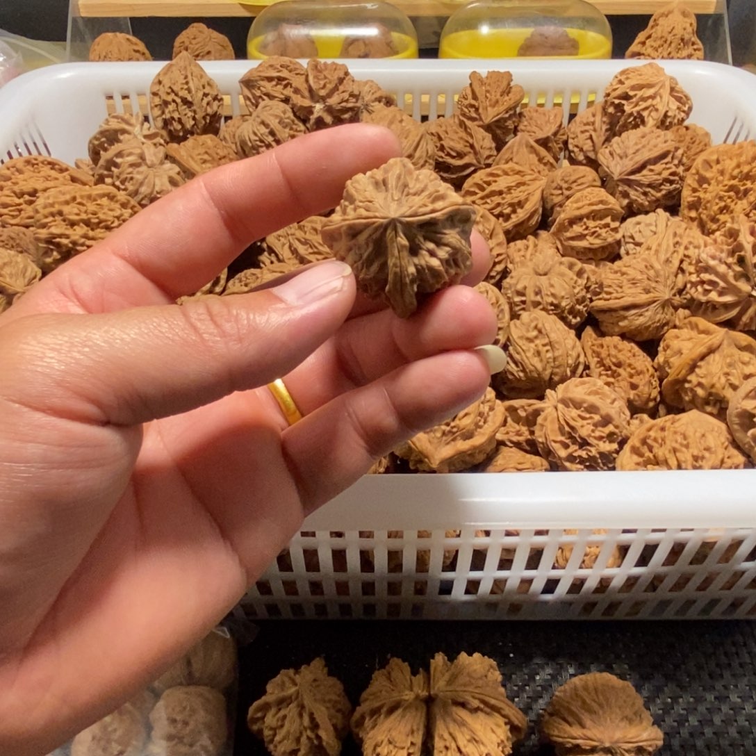 燃***坐文玩核桃单只异形