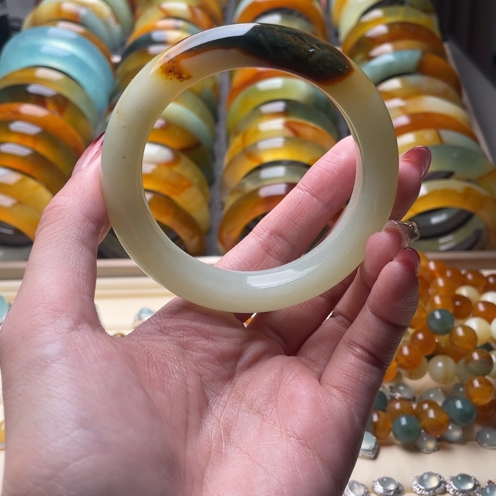 蛇纹石玉手镯未镶嵌58.6