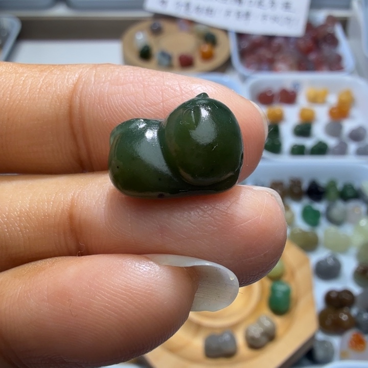 和田玉未镶嵌珠宝奇石