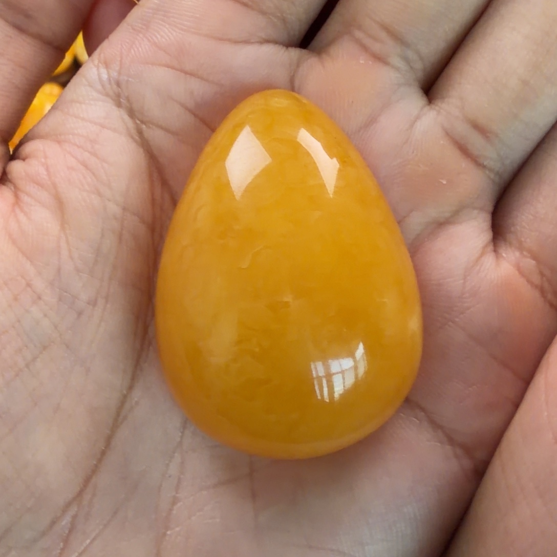 琥珀未镶嵌珠宝奇石17g