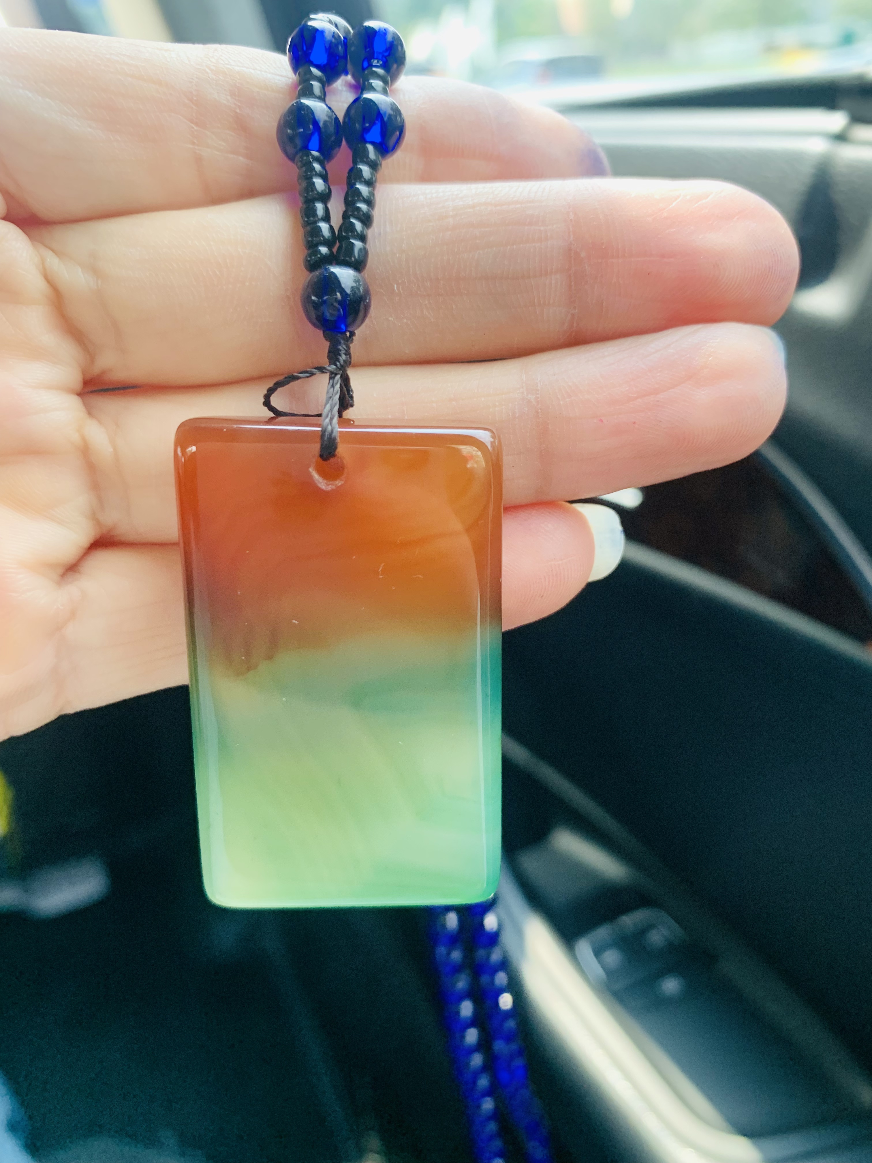 天然玛瑙吊坠]红绿半壁江山]