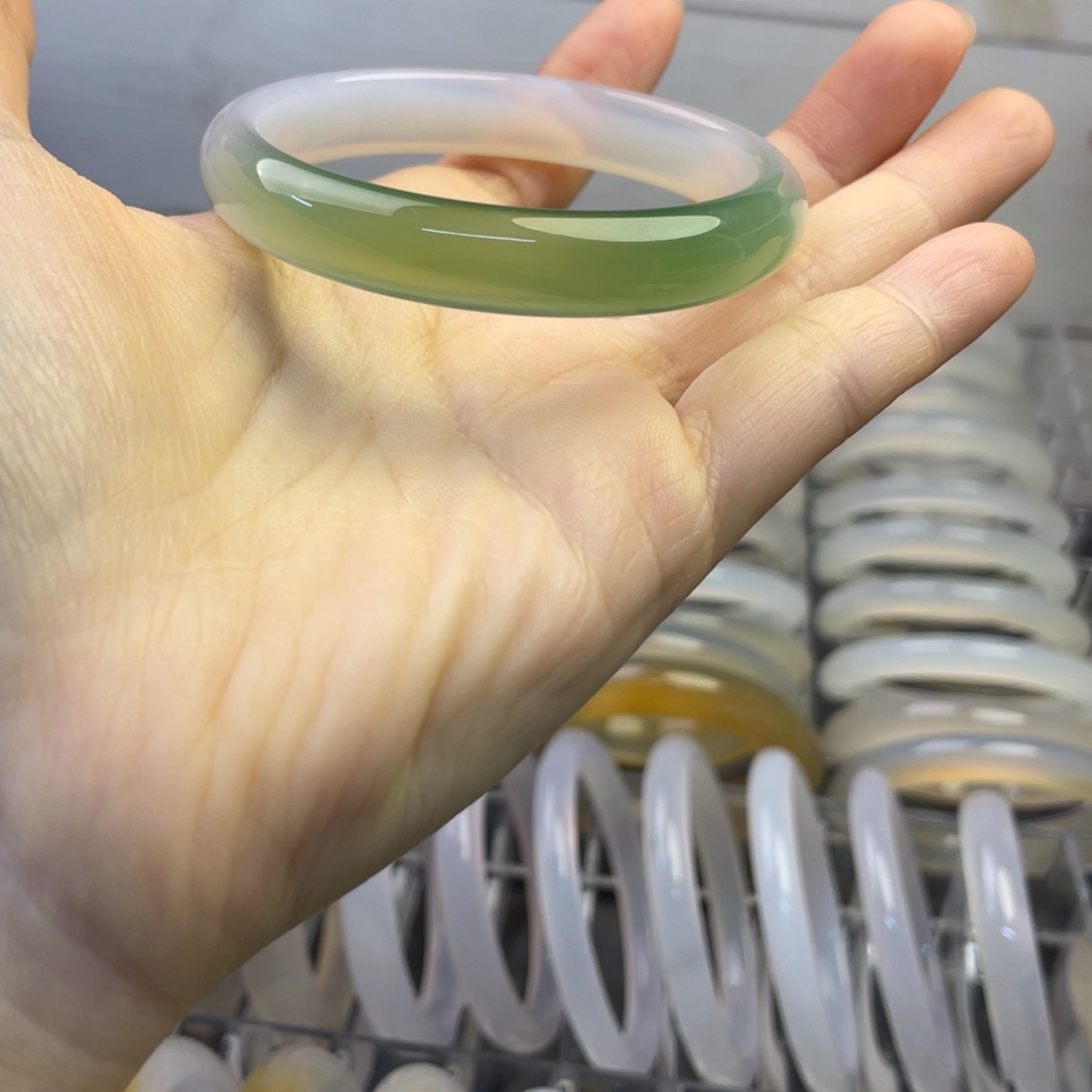 玛瑙/玉髓未镶嵌手镯