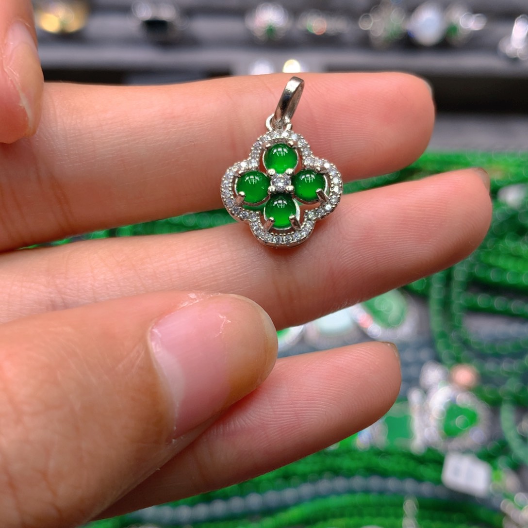 翡翠手链未镶嵌天然翡翠