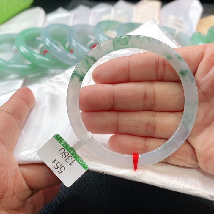 翡翠手镯未镶嵌55555656