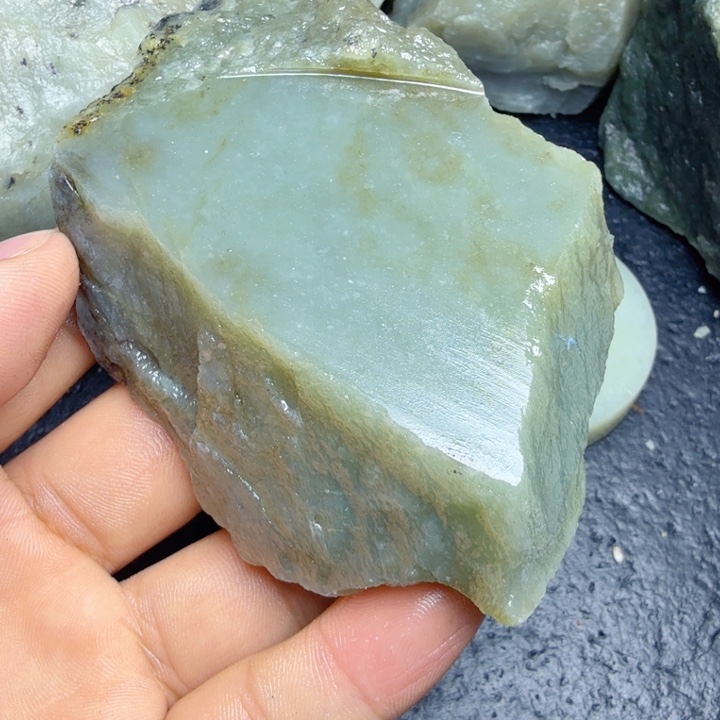 和田玉（糖玉）未镶嵌珠宝奇石