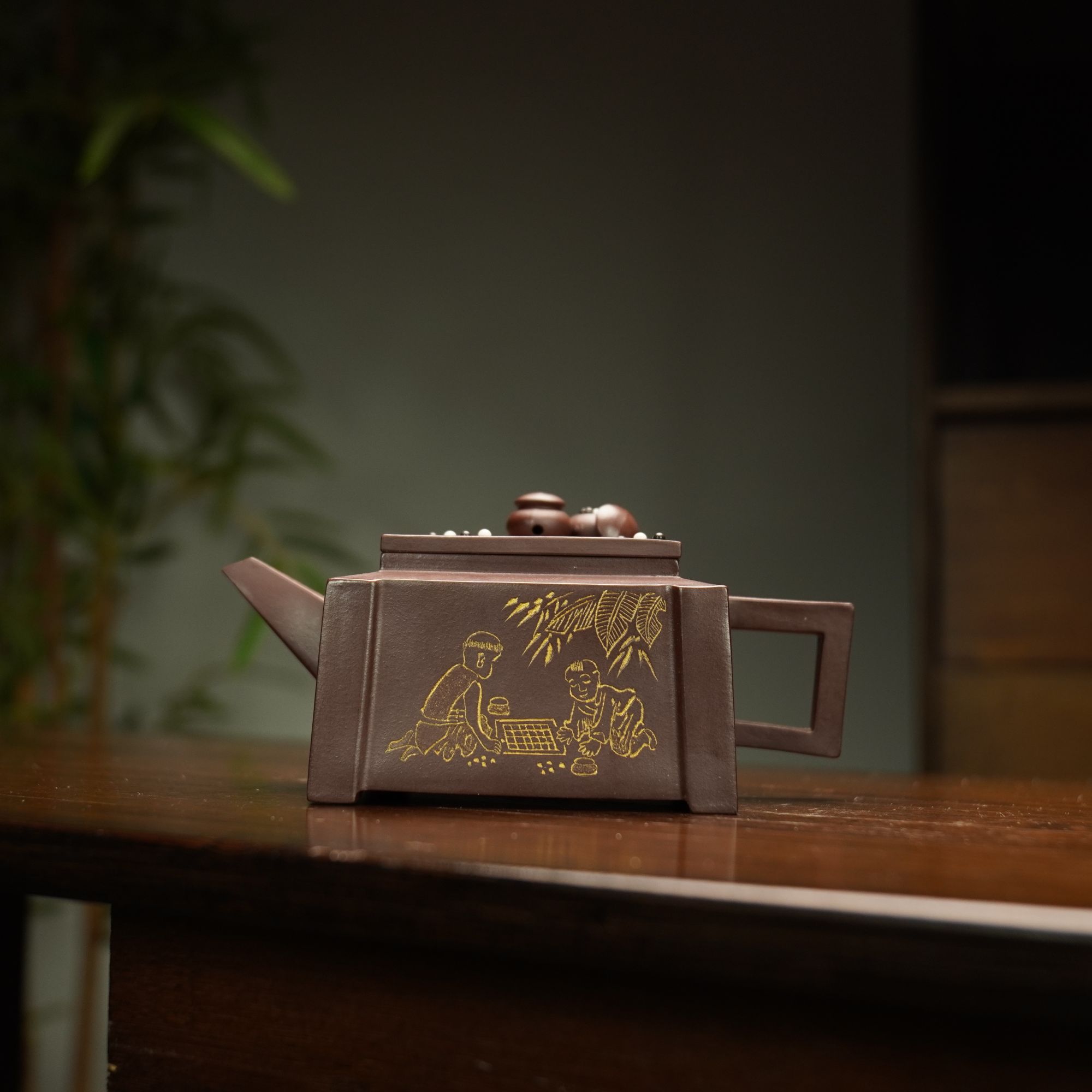 名称：LHT764龙虎堂紫泥乐在棋中紫砂壶