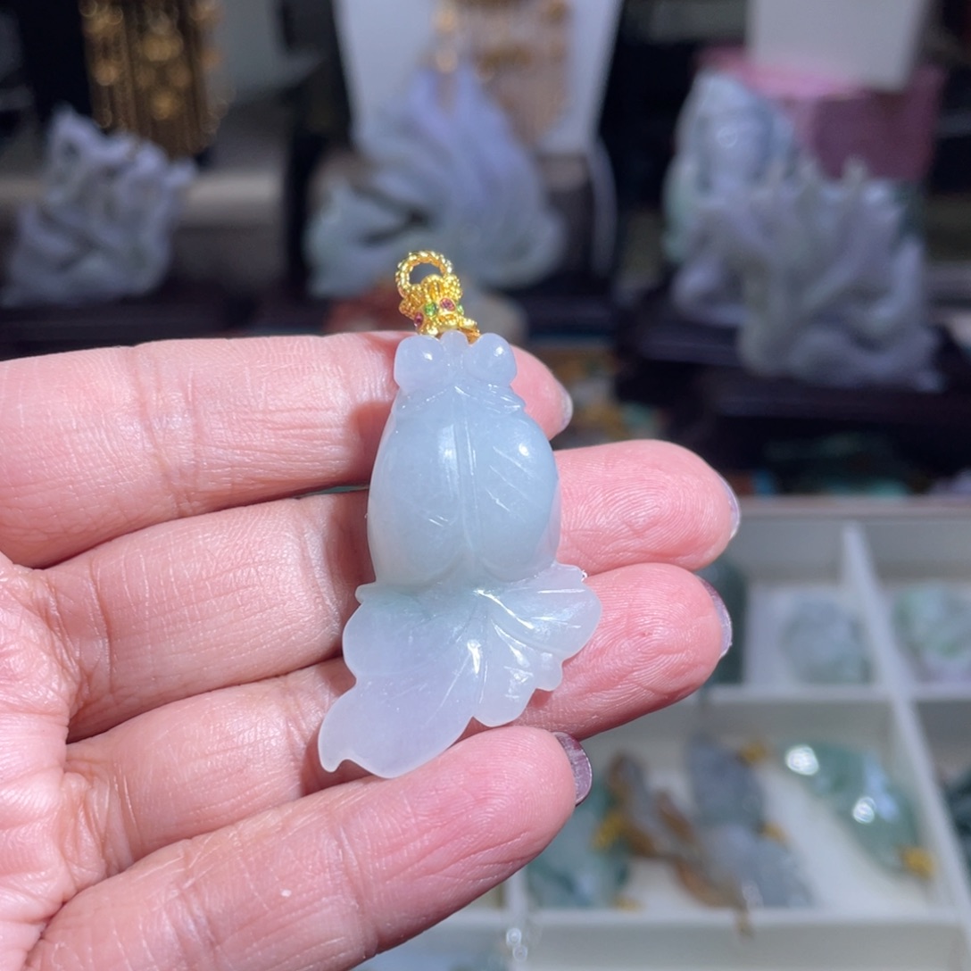 翡翠颈饰未镶嵌翡翠冰鱼
