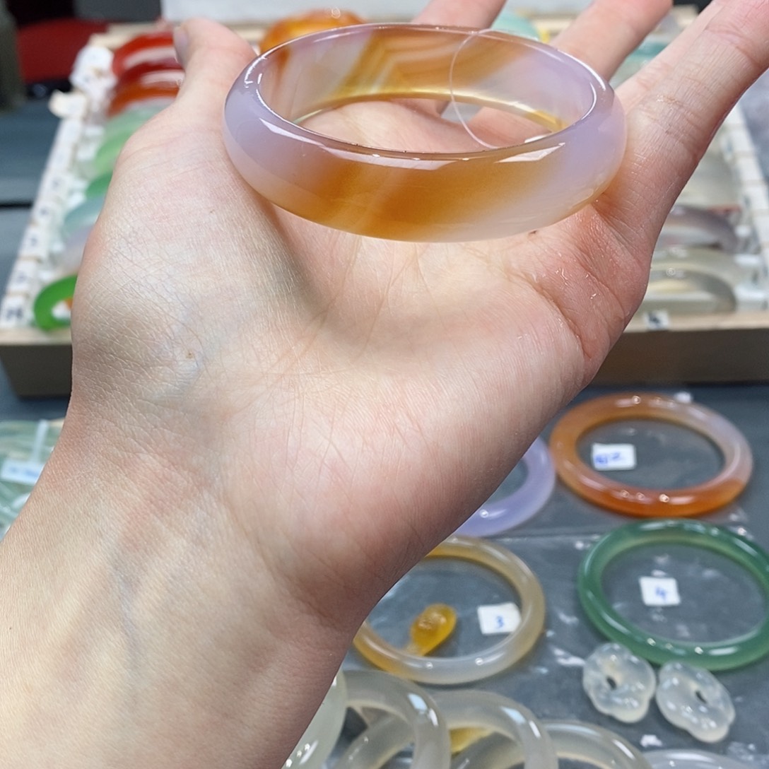 玛瑙/玉髓手镯未镶嵌e*