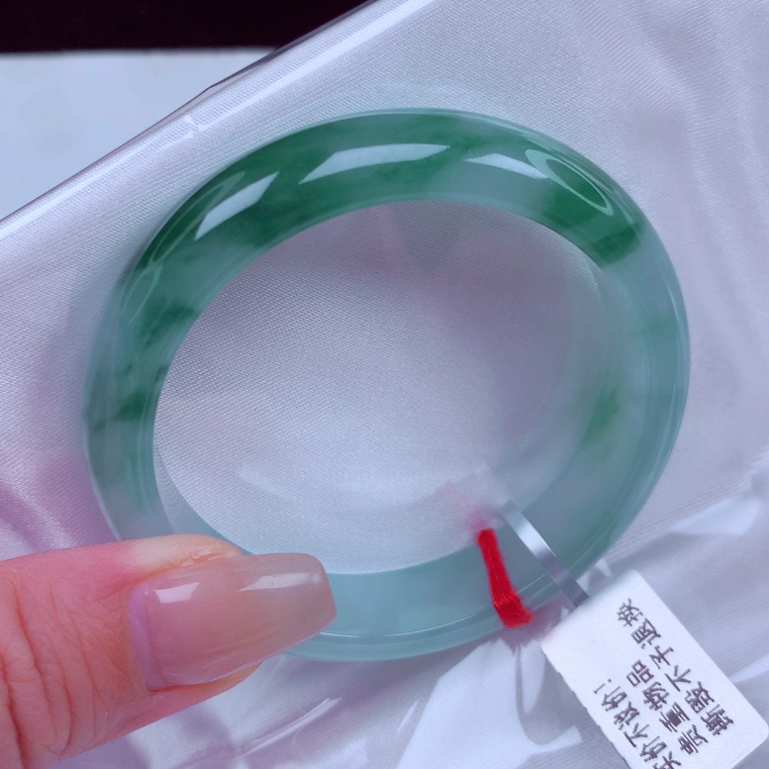 翡翠未镶嵌手镯手镯