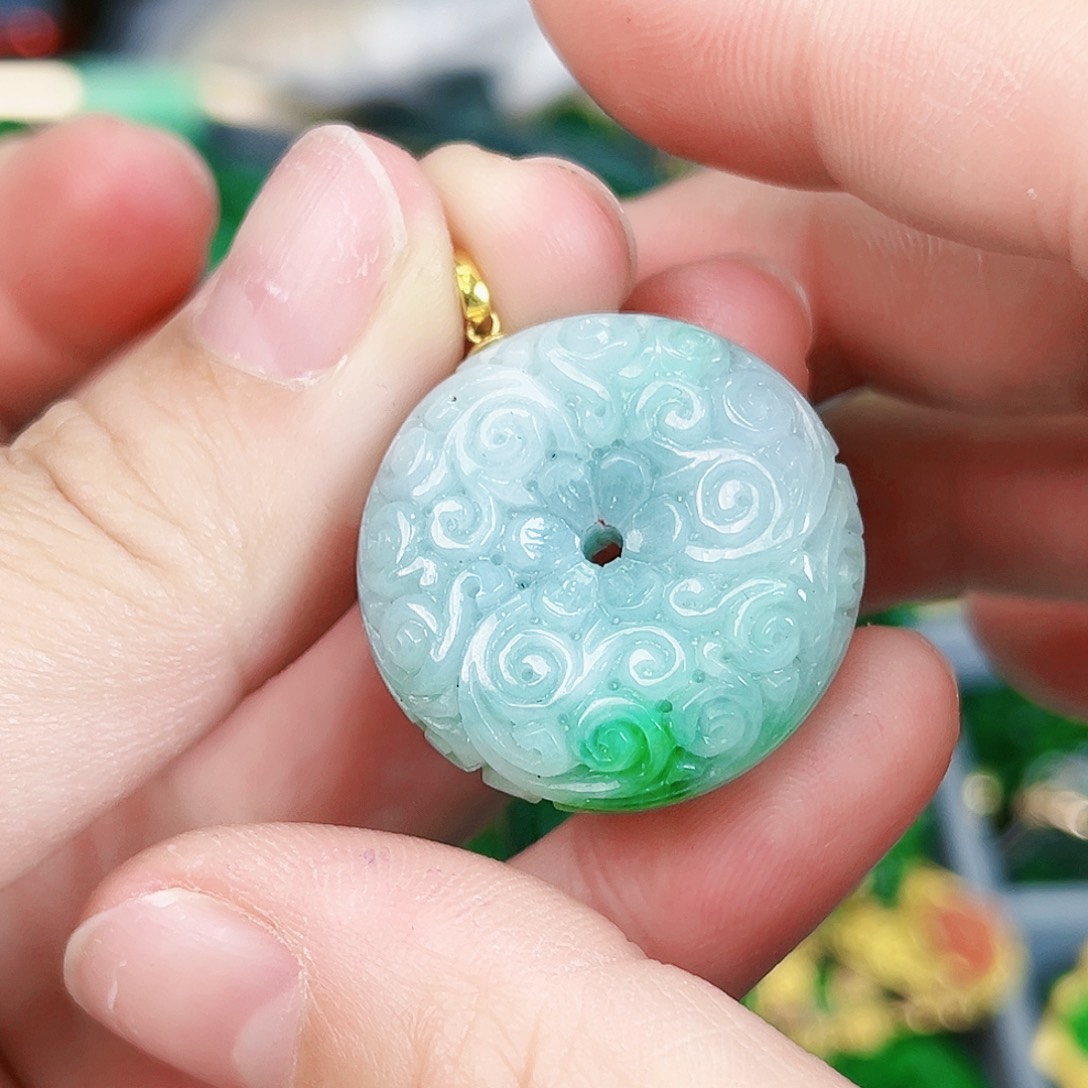 翡翠颈饰18K金镶嵌吊坠