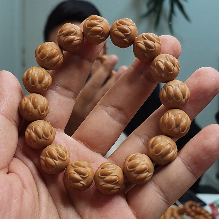 吊坠猴头核桃吞噬