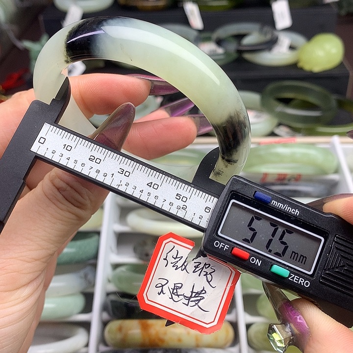 蛇纹石玉手镯未镶嵌752