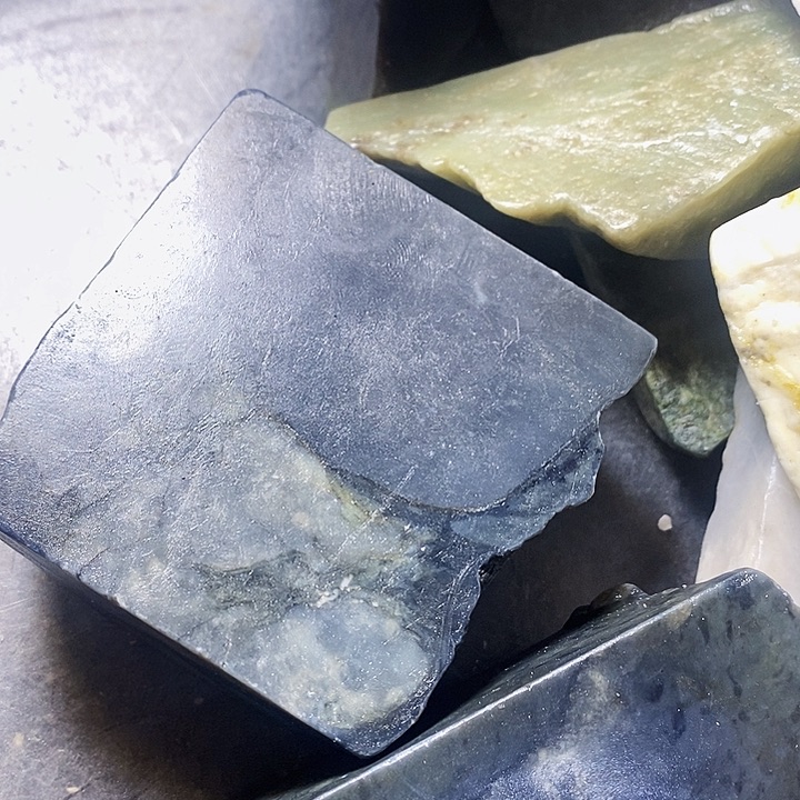 透闪石质玉未镶嵌珠宝半成品