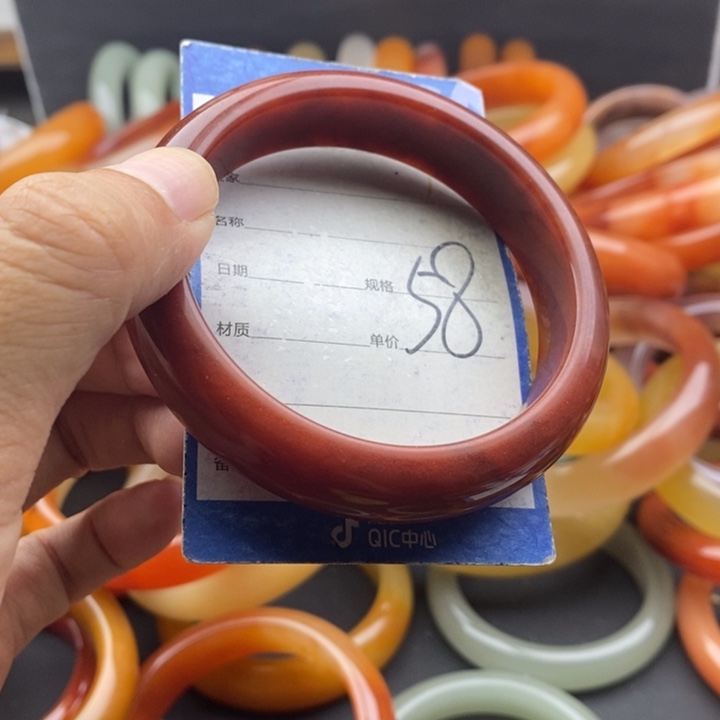 石英质玉手镯未镶嵌