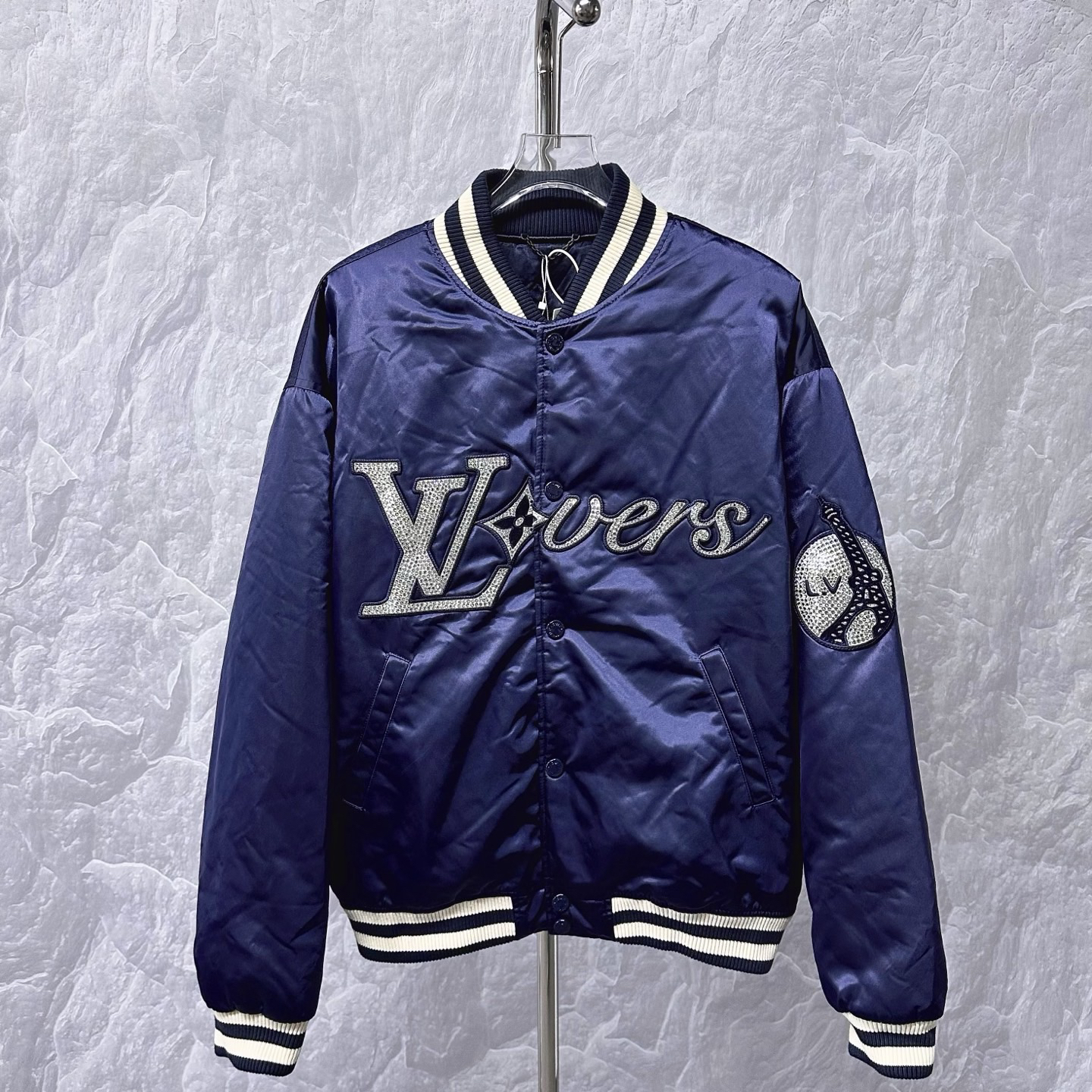 未使用 LouisVuitton/路易威登 水钻字母棒球服外套56码D16630