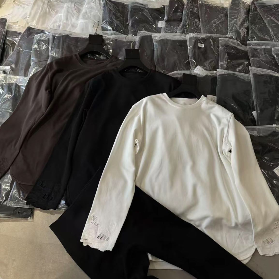 JING冬款磨毛圆领长袖T恤女装宽松百搭设计感