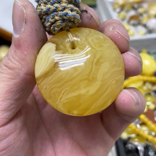 蜜蜡裸石未镶嵌吊坠