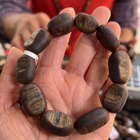 沉香手串乌身红土19克卡1.4多样性发1条