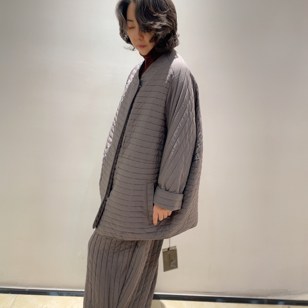 新款时尚简约慵懒风女士棉服外套