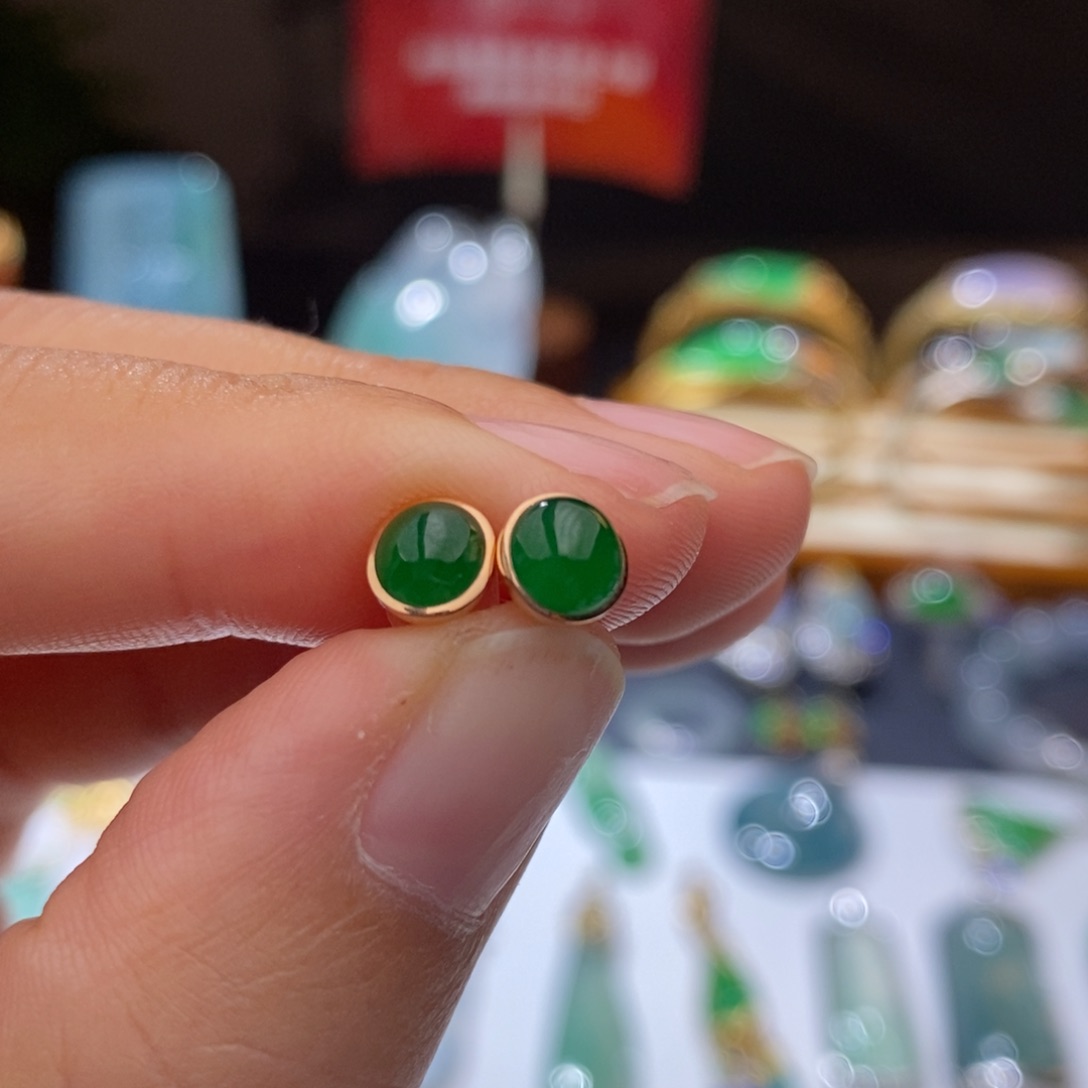 翡翠耳饰18K金镶嵌耳钉