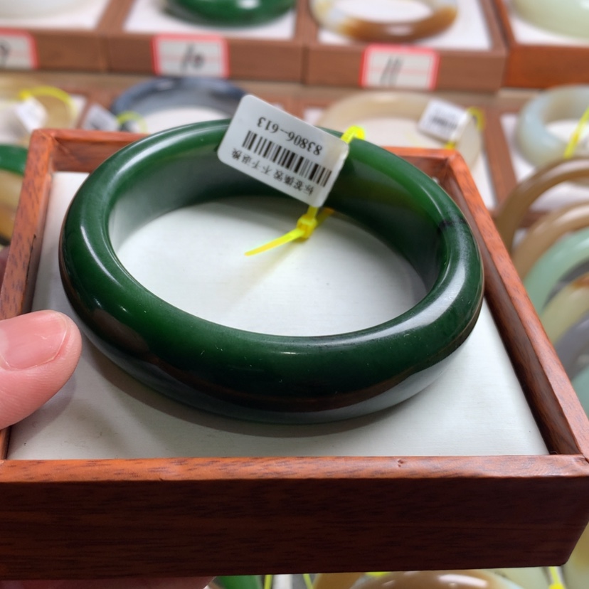 【闪购商品】和田玉手镯未镶嵌61