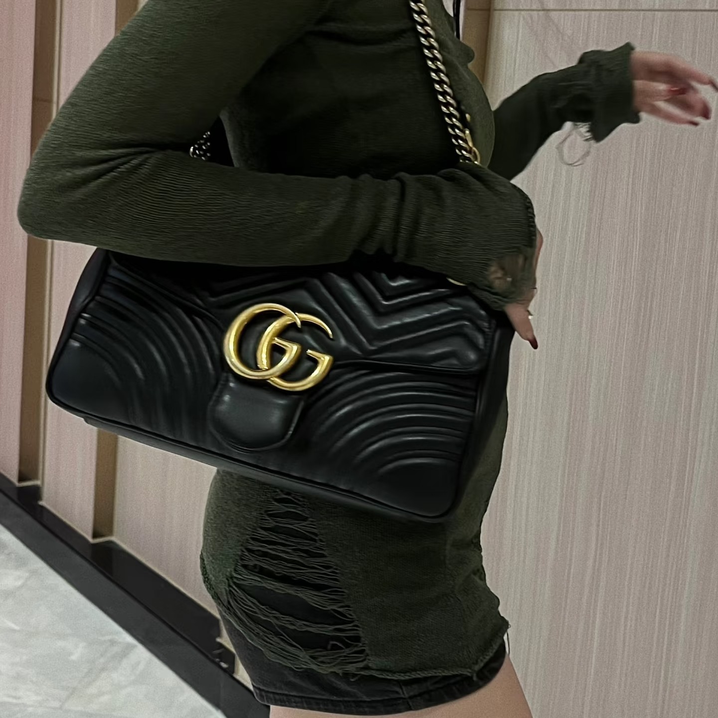 95新 GUCCI/古驰 古驰黑金马蒙30斜挎包 25100120-09