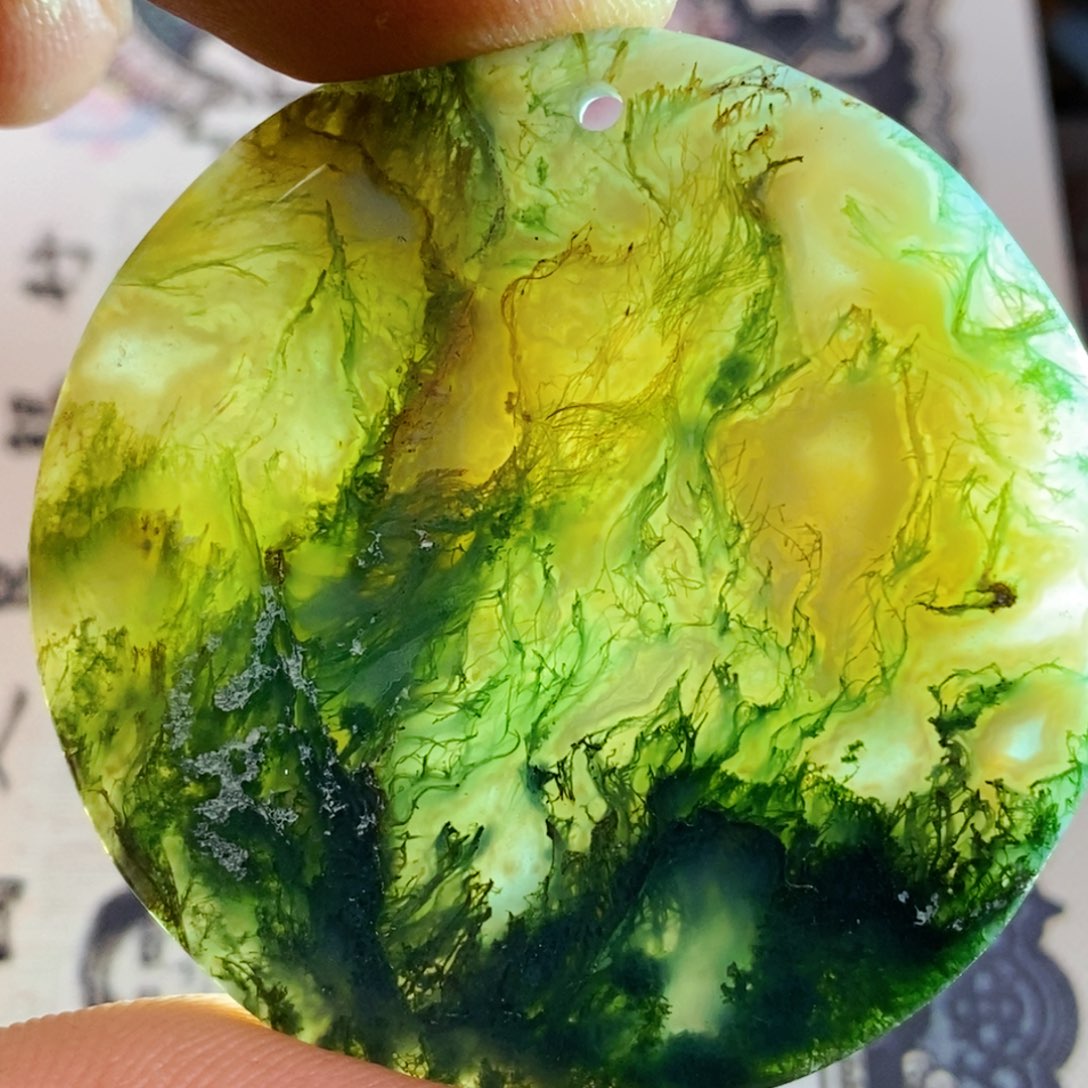 卞***珍玛瑙/玉髓未镶嵌颈饰